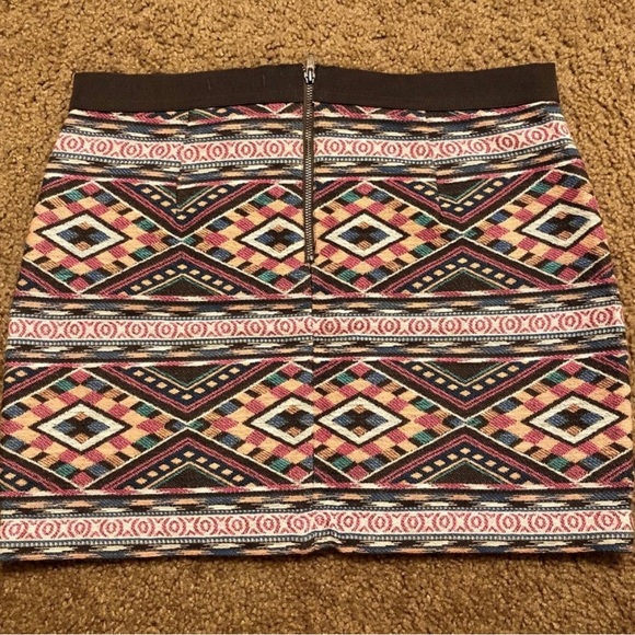 American Eagle Outfitters multi print Aztec Boho Mini Skirt size 4-6 - Picture 5 of 6